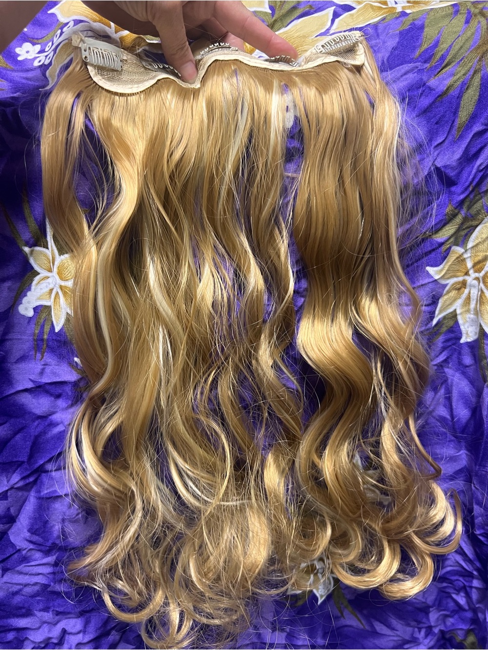 Blonde Wavy Clip-In Hair Extension - Natural Golden Blonde